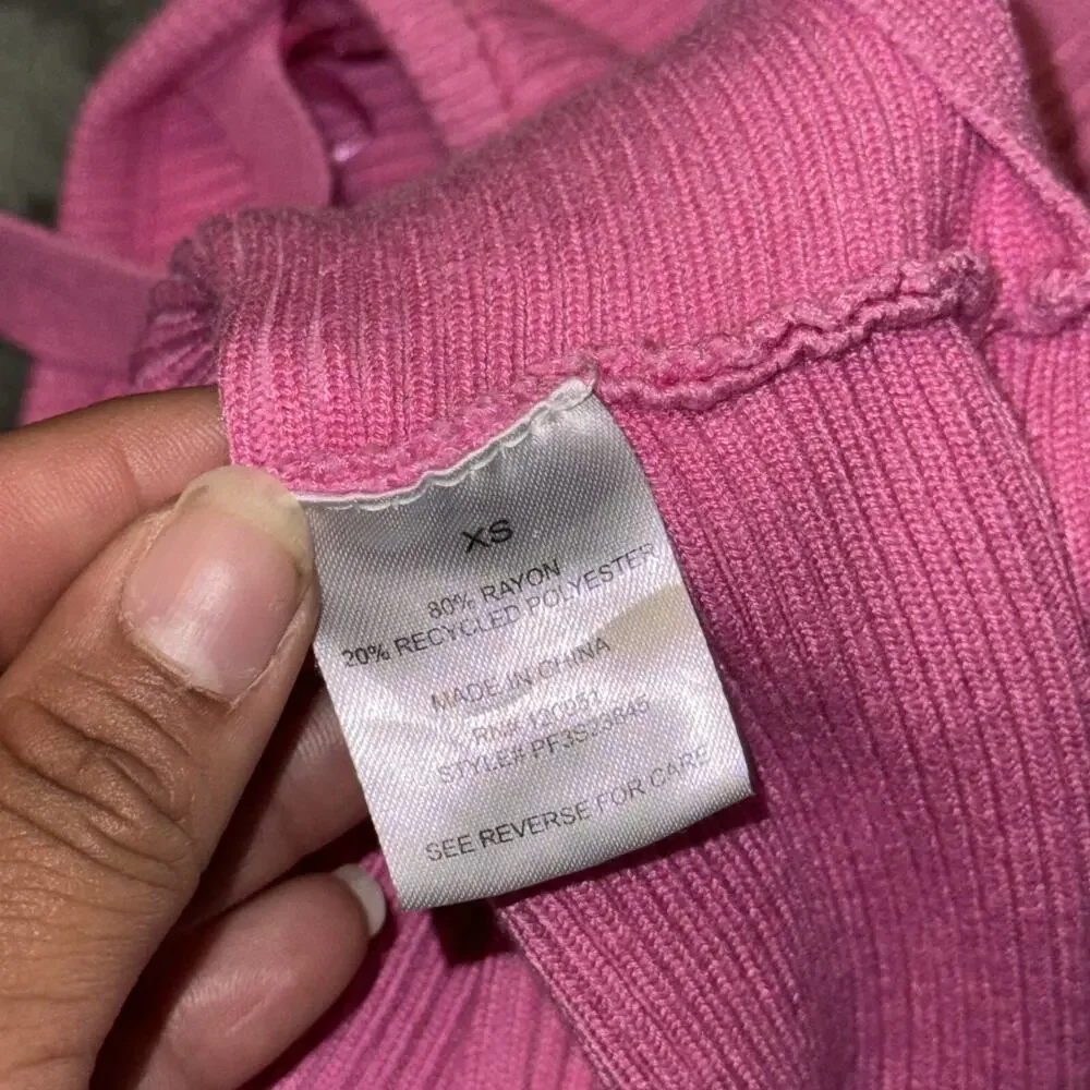 Pink Rose Cropped Sweater Women's XS Pink Long Sleeve Ribbed V-Neck Pullover